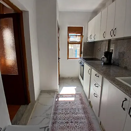 Betty's Apartment
